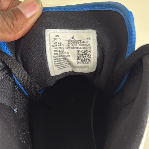 Jordan 1 SE Mid Signal Blue - Picture 2 of 9